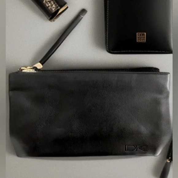 NWOT DKNY Donna Karan/ ๐ฐ2 for $10๐ฐ Black faux leather/ Cosmetic/ Travel bag - Picture 2 of 10